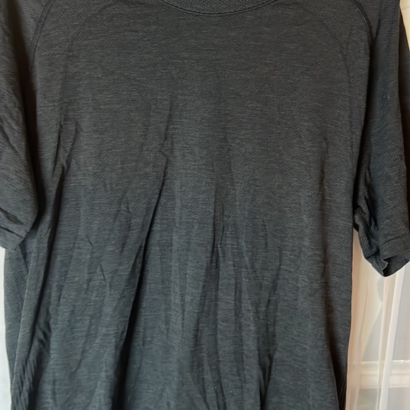 Lululemon Live In Practice Men’s Large - Picture 3 of 9